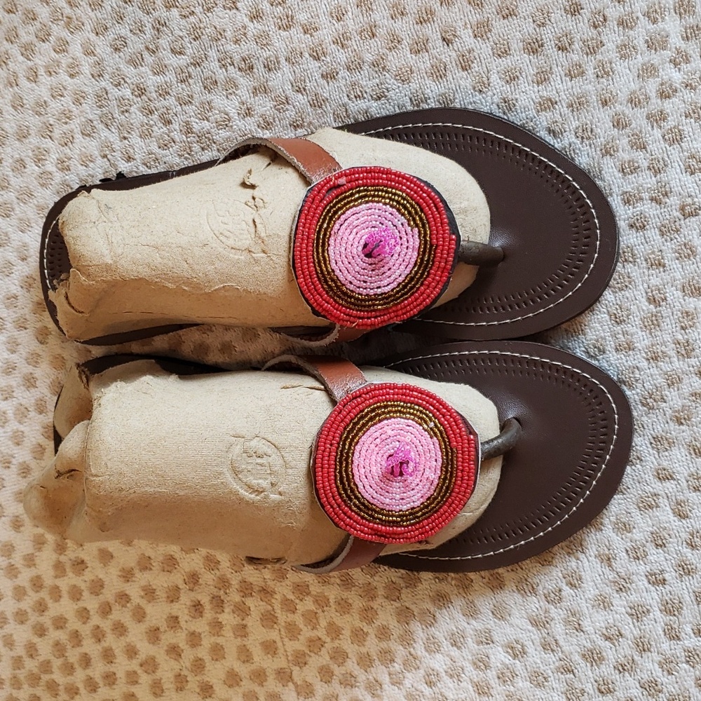 Beautiful Ladies Maasai Sandals. Size 10 or 41 decorated with beads.
